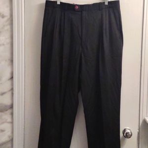 Men's Black Pleated Dress Pant